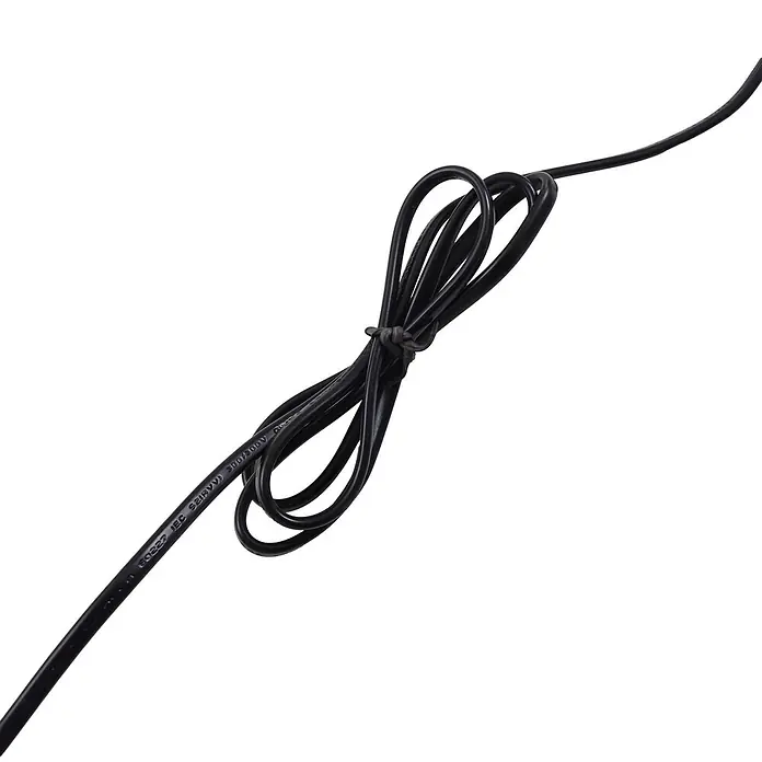 Lucande Stehleuchte Silka - schwarz, schwarz, E27 - Schwarzes Elektrokabel, gebündelt und zusammengebunden, mit der Aufschrift '60227 IEC 52(RVV) 300/300V'.
