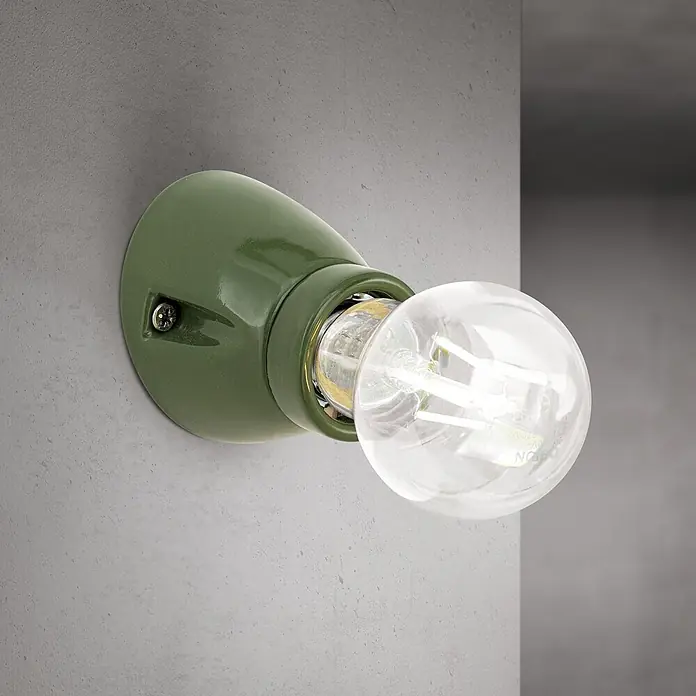 Orion Leuchten Wandleuchte - L x B x H: 7 x 7 x 6 cm, E27 - Grüner Keramik-Wandlampenfassung mit klarer LED-Birne.