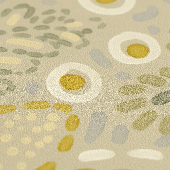 A.S. Création Cuba 2 Vliestapete Ethno - Beige-Creme, Floral, 10,05 x 0,53 m - Nahaufnahme eines strukturierten Stoffes mit abstraktem Muster aus gelben, weißen und grauen Kreisen und länglichen Formen auf beigem Grund.