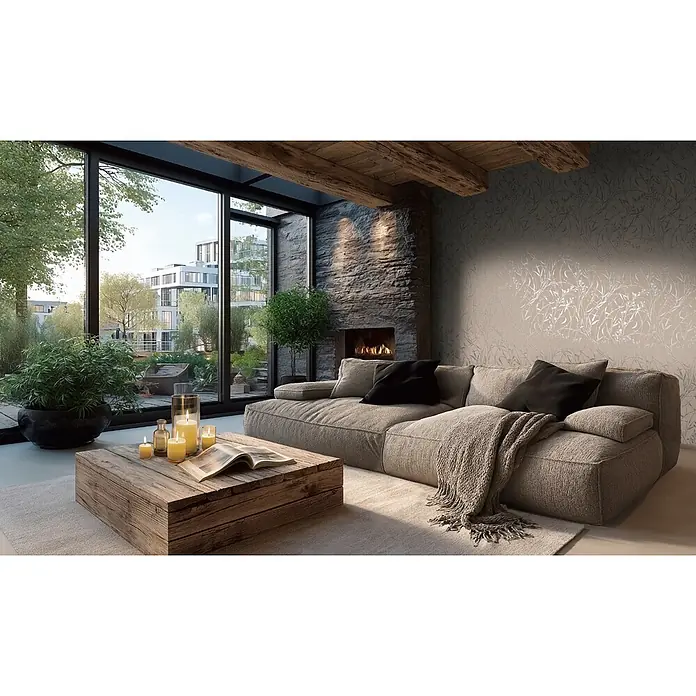 A.S. Création Metropolitan Stories Vibes & Styles Vliestapete Gräser I - Braun-Beige, Floral, 10,05 x 0,53 m - Großes, hellbeiges Stoffsofa mit schwarzen Kissen und beiger Decke in modernem Wohnzimmer.