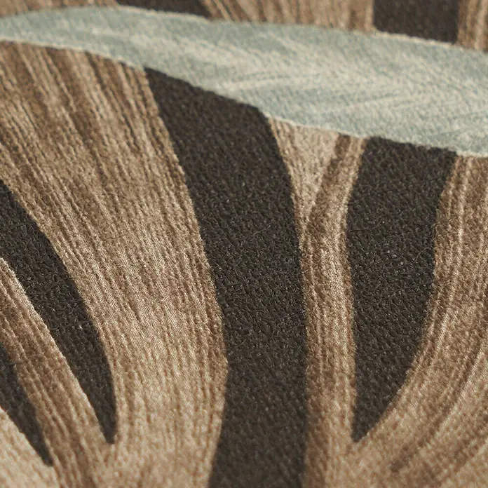 A.S. Création Metropolitan Stories Vibes & Styles Vliestapete Gräser - Dunkelbraun, Floral, 10,05 x 0,53 m - Strukturierter Webstoff mit welligen Streifen in Hellbraun, Dunkelbraun und einem hellblauen Querband.