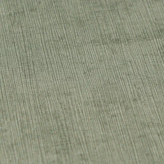 A.S. Création Nordic Feeling Vliestapete Uni - Dunkelgrün, Uni, 10,05 x 0,53 m - Hellgrüner Stoff mit feiner gerippter Textur, diagonal verlaufend.