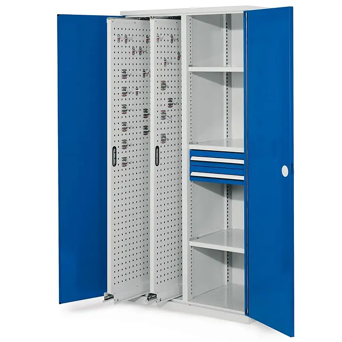 Kappes Metall-Mehrzweckschrank ®RasterPlan Vertikalschränke 1950x1000x600mm Modell 81 Doppelwandtüren e - 60 cm x 1.000 cm x 1,95 m, Enzianblau - Blau-weißer Metall-Werkstattschrank, geöffnet mit zwei ausziehbaren Lochplatten mit Haken, Regalen und Schubladen.