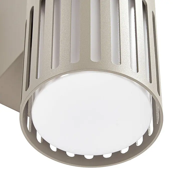 Lindby Wandleuchte aussen in grau, weiß, Aussenlampe Wand -  - Zylindrische sandfarbene Wandleuchte aus texturiertem Metall mit vertikalen Lamellen und weißem Diffusor.