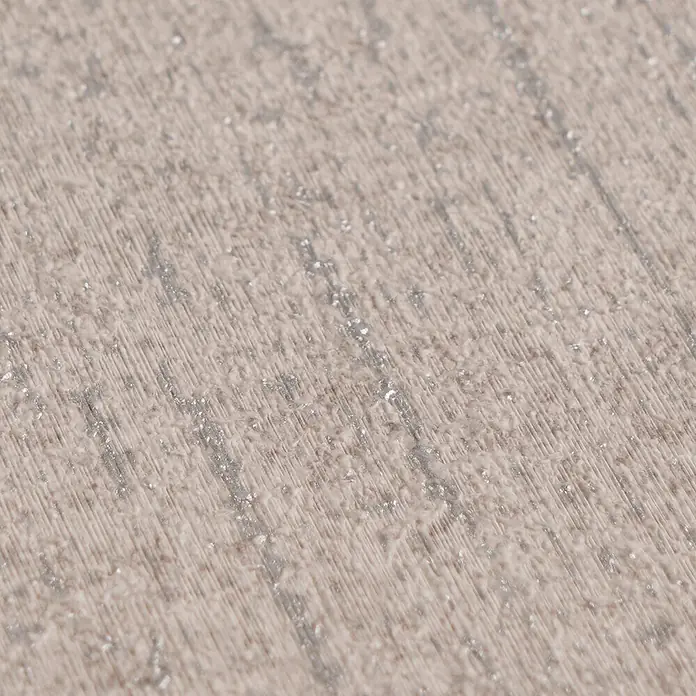 A.S. Création Metropolitan Stories Vibes & Styles Vliestapete Uni - Braun-Grau, Uni, 10,05 x 0,53 m - Strukturierte hellbeige Oberfläche mit unregelmäßigen, schimmernden silbergrauen Linien und erhabenen Details.