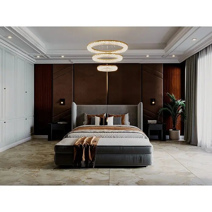 Feinsteinzeugfliese Onyx Freedom - 60 x 120 cm, Beige, Matt - Luxuriöses Schlafzimmer mit grauem Polsterbett, Sitzbank, weißem Kleiderschrank und glänzendem goldenen Ring-Kronleuchter.