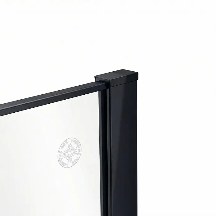 SCHÖNER WOHNEN-Kollektion Duschwand Walk In Yuna mit Bogen Mattschwarz Klar Hell - Mattschwarz - Schwarzer matter Duschkabinenrahmen mit klarer Glasscheibe und dezentem geätztem Logo.