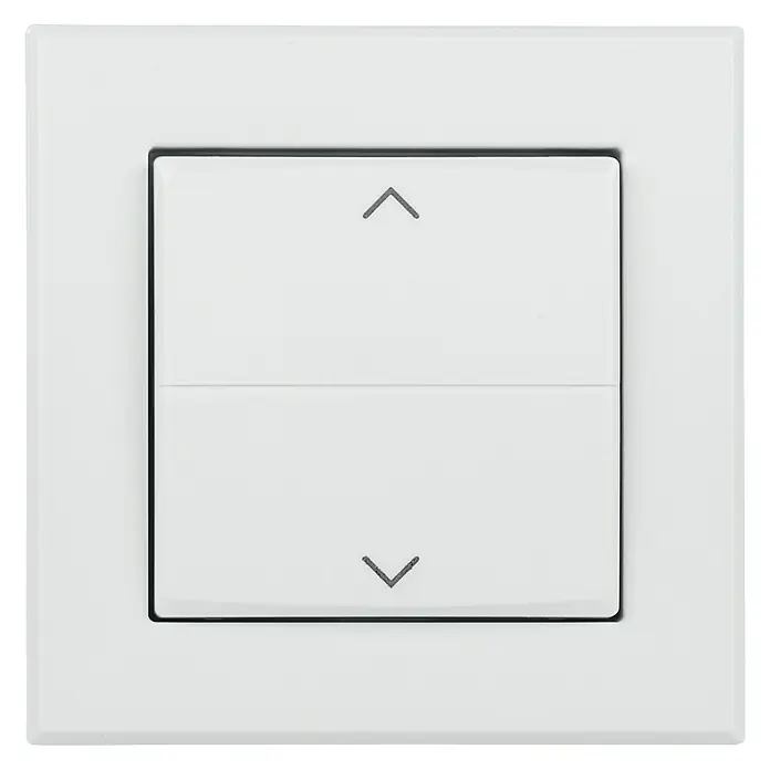 Homematic IP Taster Wippe HmIP-BRA - Mit Pfeilen, Weiß, 16 x 86 x 86 mm - Nahaufnahme eines weißen Schalters mit Pfeilen, der zur Steuerung von Rollläden oder Jalousien verwendet wird.