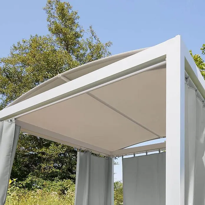Home Deluxe Gartenliege LYON - B x T: 188 x 208 cm, Weiß, Grau, Polyester - Weiße Pergola mit ausziehbarem beigem Dach und grauen Vorhängen im Freien.