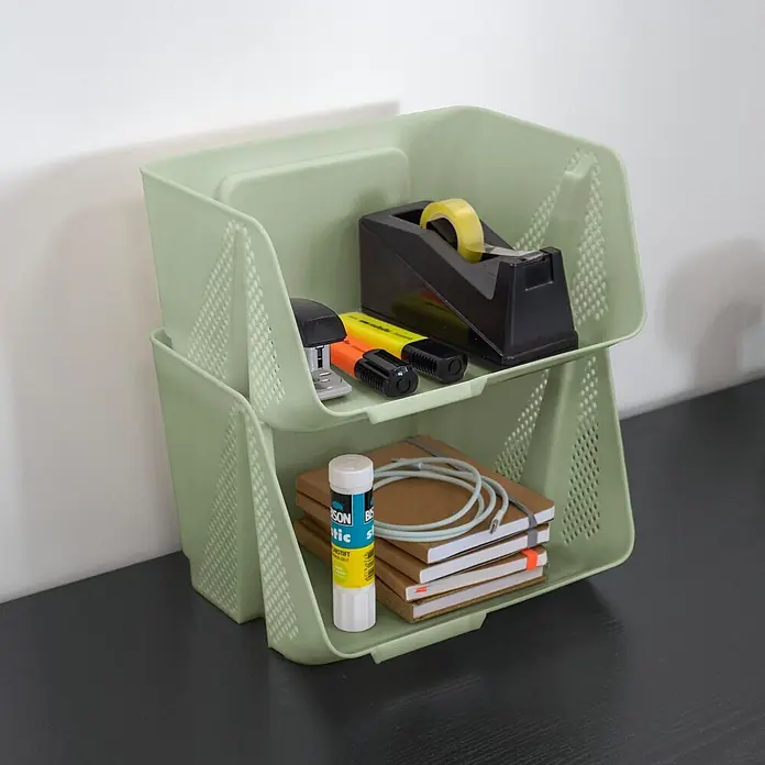 Sunware Sigma home Schreibtisch-Organizer Stackable - L x B x H: 20 x 25 x 17,5 cm, Grün, Kunststoff - Zweistufiger hellgrüner, perforierter Schreibtisch-Organizer aus Kunststoff mit Büromaterial wie Hefter, Textmarkern, Abroller, Notizbüchern und Klebestift.