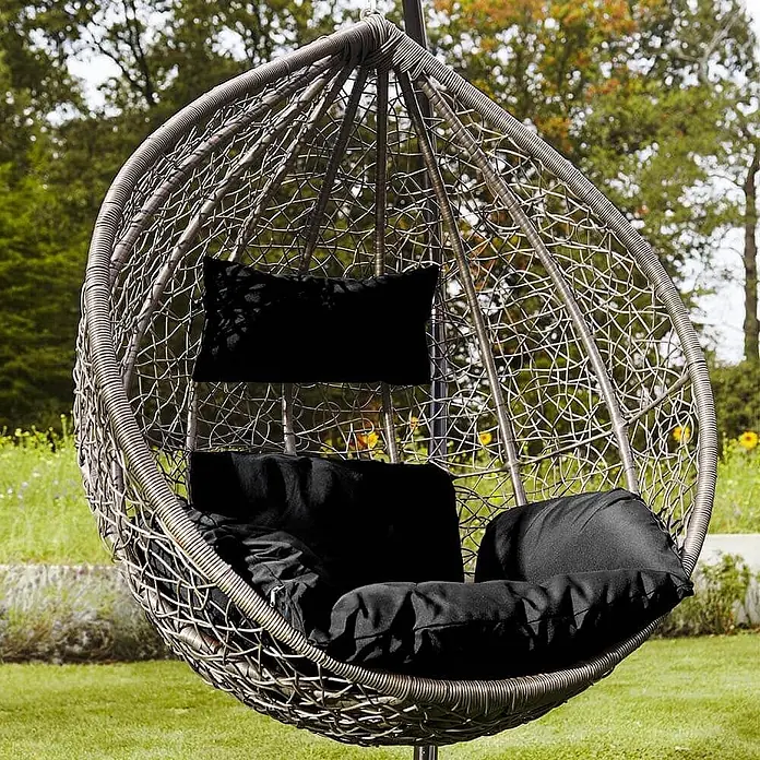 Home Deluxe Hängesessel CIELO - L x B x H: 104 x 104 x 200 cm, Schwarz - Grauer gewebter Hänge-Eiersessel mit schwarzen Kissen.