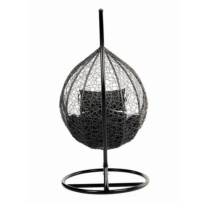 Home Deluxe Hängesessel CIELO - L x B x H: 104 x 104 x 200 cm, Schwarz - Schwarzer Eier-Hängesessel mit geflochtenem Design und schwarzen Kissen auf stabilem Standfuß.