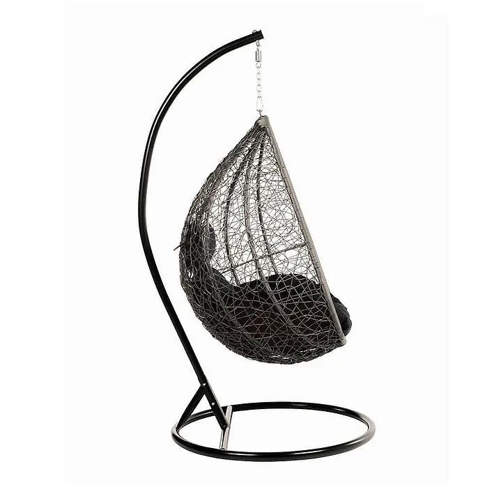 Home Deluxe Hängesessel CIELO - L x B x H: 104 x 104 x 200 cm, Schwarz - Dunkelgrauer geflochtener Hängesessel mit schwarzem Metallgestell und dunklem Kissen.