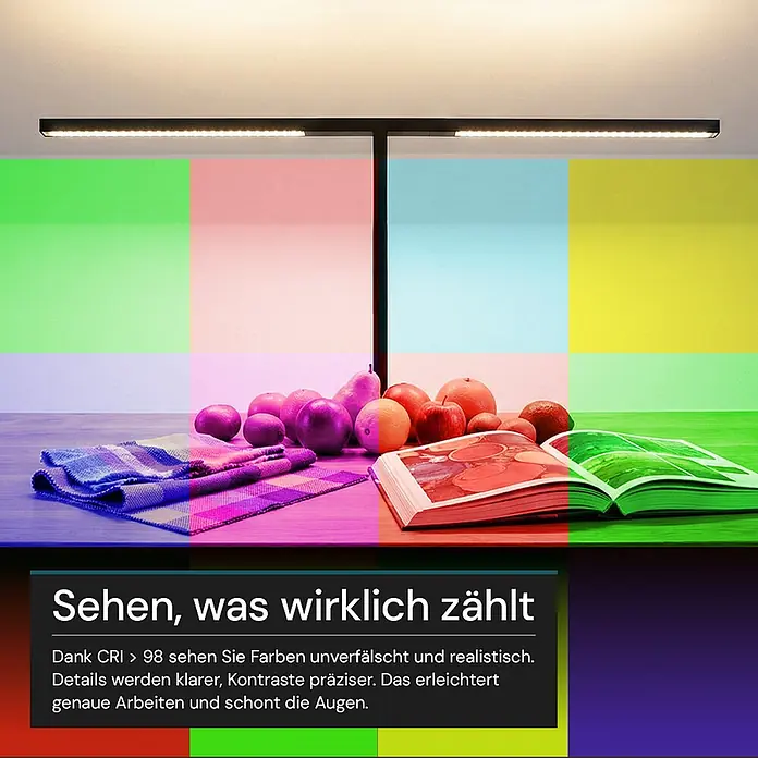 Luxula LED-Stehleuchte - 90 W, Höhe: 204 cm, Schwarz, Neutralweiß - Eine lineare LED-Lampe beleuchtet Objekte auf einem Tisch. Farbige Segmente zeigen die hohe Farbwiedergabe (CRI) der Lampe.