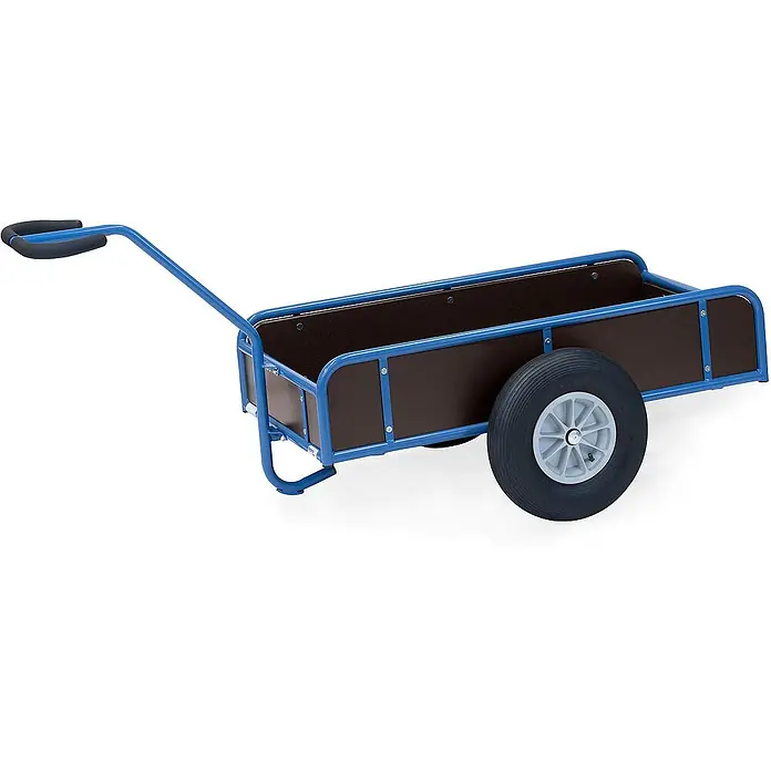 Fetra Bollerwagen Handwagen mit Wänden 250mm hoch 1145x545mm Ladefläche Vollgummibereifung - L x B x H: 137,5 cm x 83,2 cm x 0,01 m - Blauer Gartenwagen mit braunen Platten, schwarzem Reifen und grauer Radnabe, mit schwarzem Griff.