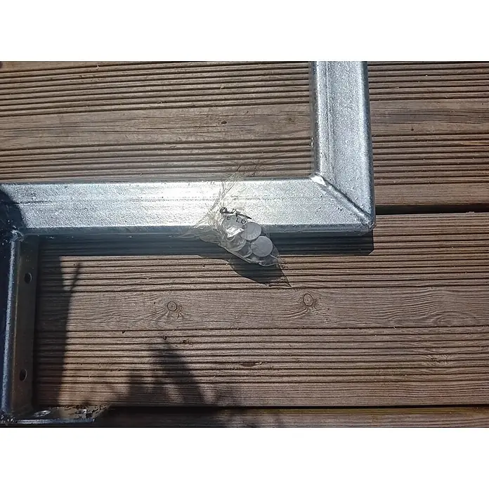 Vinuovo Außentreppe 2er Set Stahl Treppenwange 3 Stufen - Option für Setzstufen-Höhe 51cm - Anzahl Steigungen: 3 Stk., Gerade - Verzinkter Metalleckwinkel mit Beutel Silberbeschlägen auf Holz.
