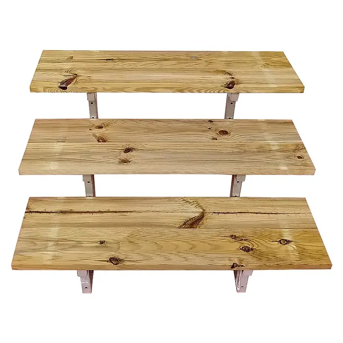 Vinuovo Außentreppe OSLO - Gartentreppe Stahl H54cm 3 Stufen Holz KDI Breite 100cm - Anzahl Steigungen: 3 Stk., Gerade - Dreistufiger Präsentationsständer mit hellen Holzregalen und hellgrauen Metallhalterungen.