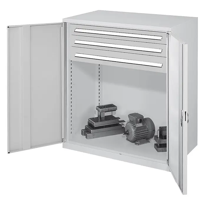 Kappes Metall-Mehrzweckschrank Schwerlast-Beistellschränke ohne Mitteltrennwand 1110x1000x600mm Modell 65 - Lichtgrau - Hellgrauer Metallschrank mit offenen Türen, drei Schubladen und einem Fach für Industrieteile.