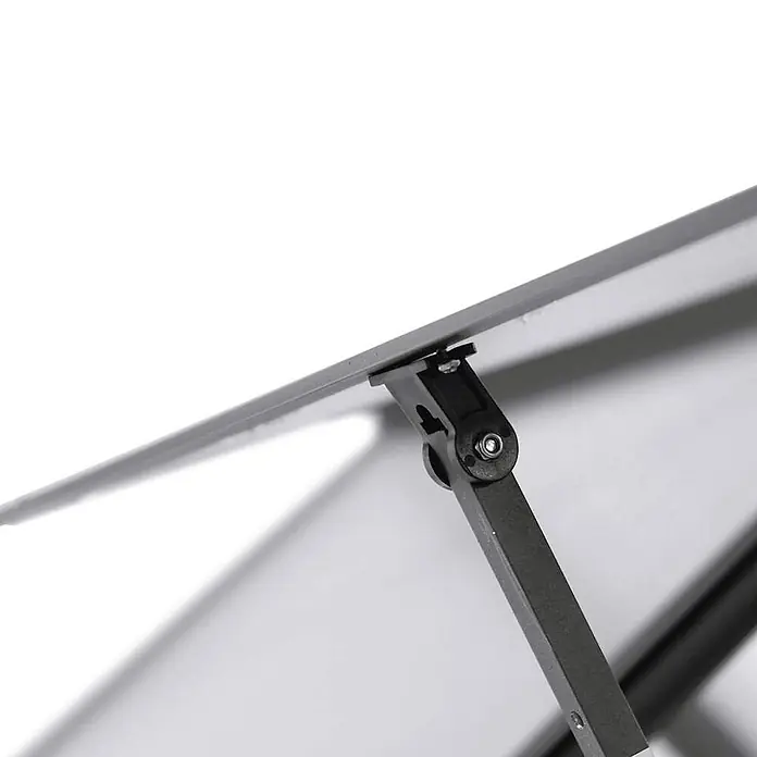 Furnicato Gewächshaus Polycarbonat Anthrazit - 58 x 169 cm, Material Seitenwand: Kunststoff, 10 mm, anthrazit - Schwarzer verstellbarer Arm und Gelenkmechanismus, der eine graue Platte stützt.