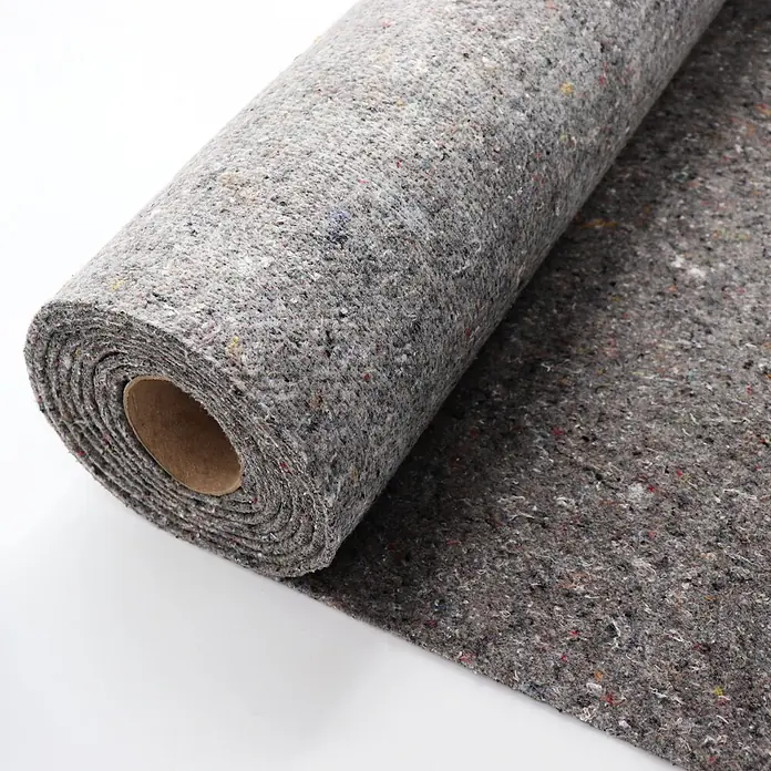 Aquagart Bodenschutzvlies 68m² 1000g/m² Teichvlies Teich Schutzvlies -  - Gerollte graue Filzunterlage mit melierter Textur, zeigt Schichtdicke.