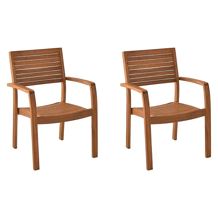 Merxx Gartenstuhl-Set Batavia - 2 Stk., Akazie, Stapelbar, natur - Zwei braune Holzstühle mit Lattenrückenlehnen, Sitzen und Armlehnen.