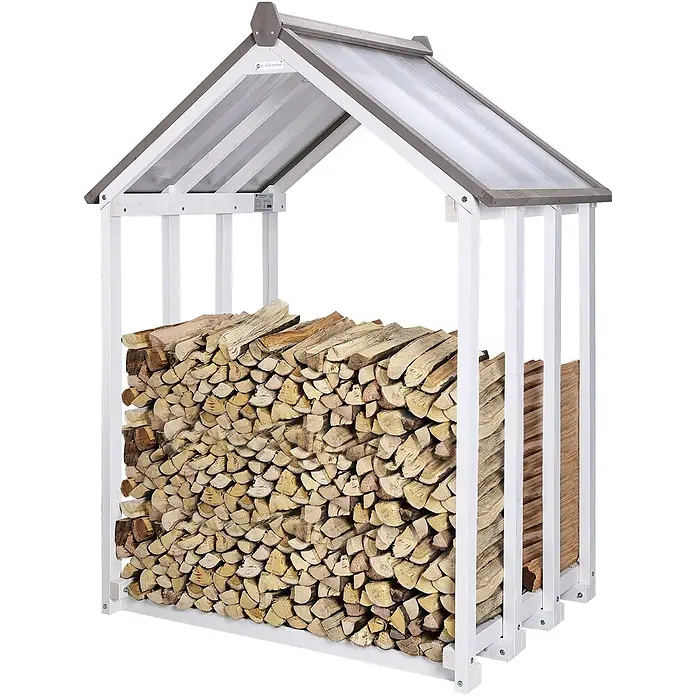 WONDERMAKE Kaminholzregal Depositio1 - 75 x 75 x 150 cm, Holz, Weiß|Grau - Weißes Holz-Kaminholzregal mit grau eingefasstem, transluzentem Dach, gefüllt mit gestapeltem Kaminholz.