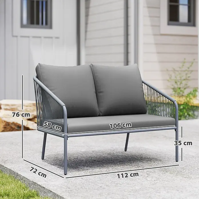 Outsunny Gartenbank - B x T x H: 72 x 72 x 76 cm, Stahl, PE-Rattan, Polyester, Schaumstoff, Grau - Graues Metall-Zweisitzer-Sofa für den Außenbereich mit Kissen, Gesamtmaße (112B x 72T x 76H cm) und Sitzmaße (106B x 58T x 35H cm).
