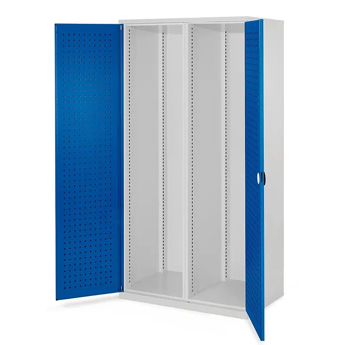 Kappes Metall-Mehrzweckschrank Schwerlastschränke mit Mitteltrennwand 1950x1000x600mm Lochplattentüren M - 60 cm x 1.000 cm x 1,95 m, Enzianblau - Industrieller Metallschrank mit hellgrauem Korpus und offenen blauen Lochtüren, der Innenfächer mit verstellbaren Regalschienen zeigt.