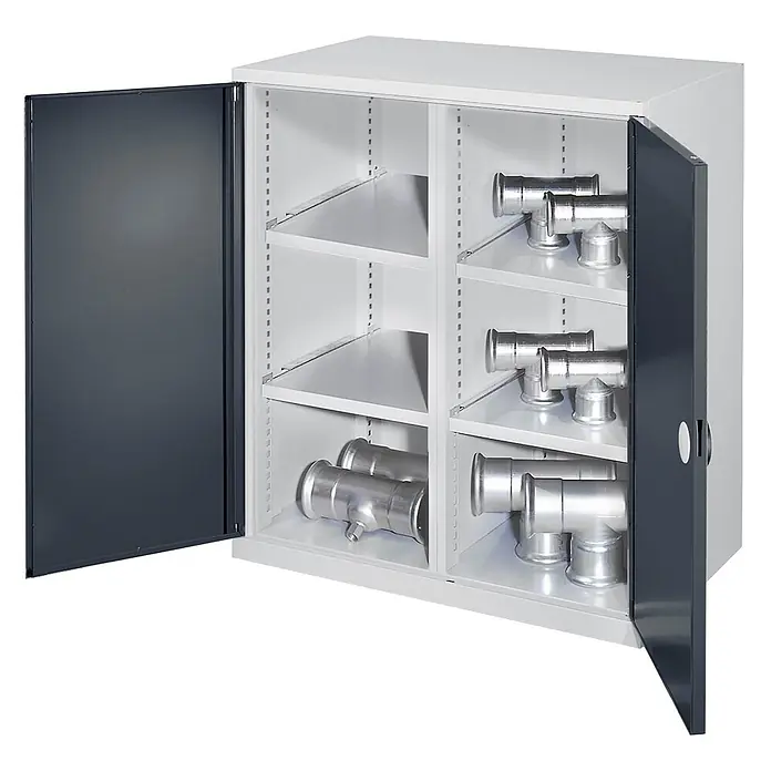 Kappes Schwerlast-Beistellschränke mit Mitteltrennwand 1110x1000x600mm Doppelwandtüren Modell 76 anthrazitgrau -  - Hellgrauer Metallschrank mit geöffneten dunkelgrauen Türen, der verstellbare Regale mit silbernen Rohrverbindungsstücken zeigt.