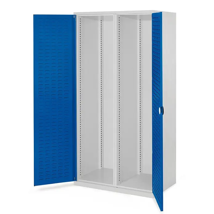 Kappes Metall-Mehrzweckschrank Schwerlastschränke mit Mitteltrennwand 1950x1000x600mm Schlitzplattentüre - 60 cm x 1.000 cm x 1,95 m, Enzianblau - Weißer Metallschrank mit zwei offenen, blauen perforierten Türen und mehreren Fächern.