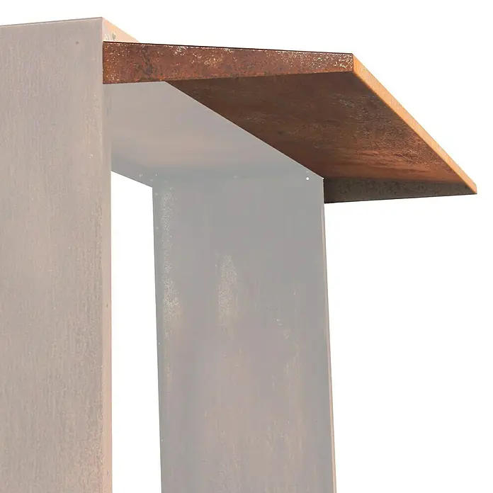 Palatino Exclusive Line Vordach Woodpecker - 35 x 100 cm, Passend für: Palatino Exclusive Line Brennholzregal Woodpecker - Nahaufnahme einer modernen Stahlkonstruktion mit einer markanten rostfarbenen Platte, die einen industriellen Charme versprüht.