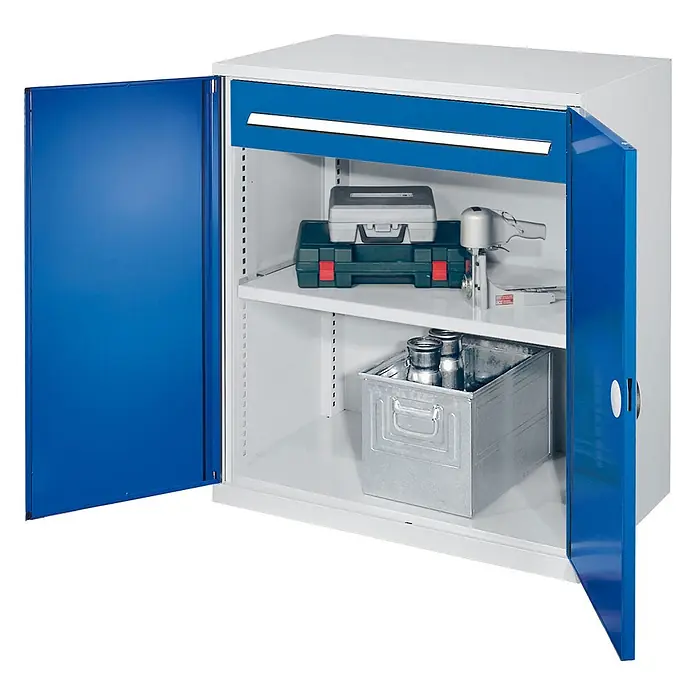 Kappes Metall-Mehrzweckschrank Schwerlast-Beistellschränke ohne Mitteltrennwand 1110x1000x600mm Modell 66 - 60 cm x 1.000 cm x 1,11 m, Enzianblau - Offener grau-blauer Metallschrank mit Schublade, zeigt Werkzeuge und Aufbewahrungsbehälter auf Regalen.