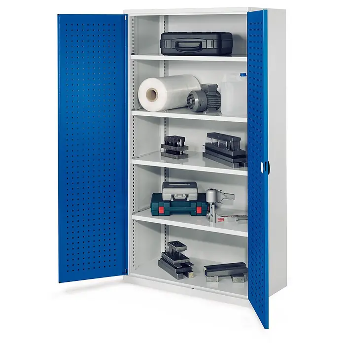 Kappes Metall-Mehrzweckschrank Schwerlastschränke ohne Mitteltrennwand 1950x1000x600mm Modell 41 Lochplat - 60 cm x 1.000 cm x 1,95 m, Enzianblau - Metall-Industrieschrank mit geöffneten blauen Türen und weißen Regalen, gefüllt mit Werkzeugen und Materialien.
