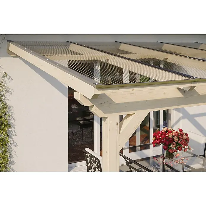 SKAN HOLZ Terrassenüberdachung Ancona - B x T: 541 x 250 cm, Natur, Polycarbonat, Transparent - Holzpergola mit transparentem Wellplattendach, an Hauswand befestigt, überdacht eine Terrasse.