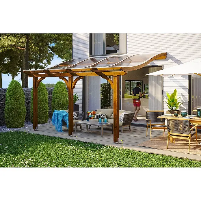 SKAN HOLZ Terrassenüberdachung Venezia - B x T: 434 x 289 cm, Nussbaum, Polycarbonat, Transparent - Hölzerne Pergola mit gewölbtem, transparentem Dach schafft gemütlichen Wohnraum auf der Terrasse am Haus.