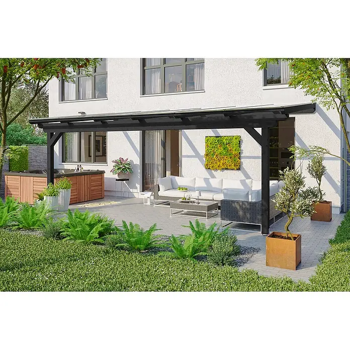 SKAN HOLZ Terrassenüberdachung Ancona - B x T: 648 x 250 cm, Anthrazit, Polycarbonat, Transparent - Schwarze angebaute Pergola überdacht eine Terrasse mit Gartenmöbeln und Whirlpool.