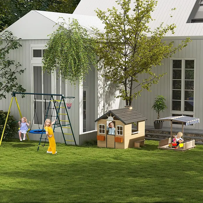 Outsunny Spielhaus - L x B x H: 113 x 94 x 134,5 cm, Holz, Natur+ Grau+ Weiß - Kinder spielen im Garten auf einer Schaukel, in einem Holzspielhaus und in einem Sandkasten mit gestreifter Markise.