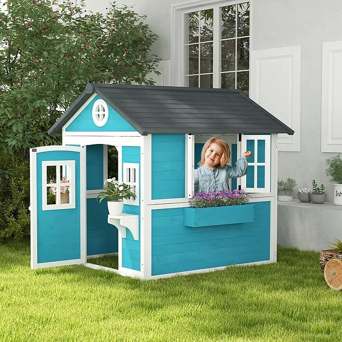 Outsunny Spielhaus - L x B x H: 126,4 x 114 x 135 cm, Holz, Blau - Blaues Holz-Spielhaus mit grauem Dach im Garten. Ein Kind blickt lächelnd aus dem Fenster.