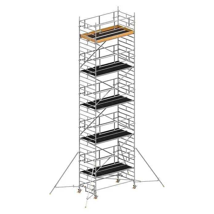 Layher Rollgerüst Rollgerüst Uni Breit P2 Safety Plus mit Doppelgeländer und ausziehbaren G - Arbeitshöhe: 11.200 m - Hoher, mobiler Gerüstturm mit silbernem Metallrahmen, schwarzen Plattformen und orangen Stützstreben.