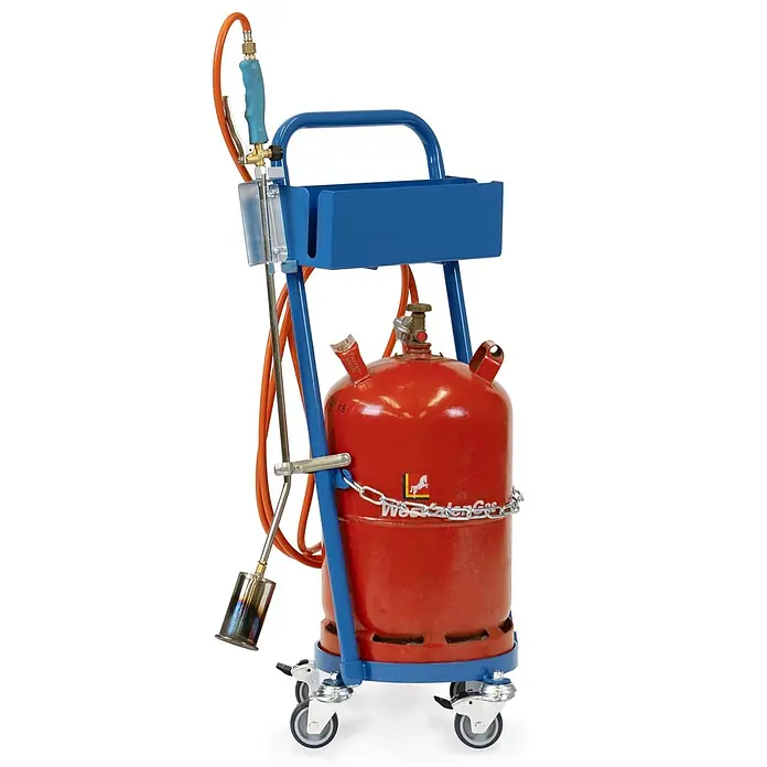 Fetra Transportroller Stahlflaschenroller für 1 Propangasflasche 11 kg Inhalt, Ø 300 mm Schrump - L x B x H: 12 cm x 45,3 cm x 0,01 m - Rote Gasflasche auf blauem Rollwagen mit orangefarbenem Schlauch und blauem Brenner.