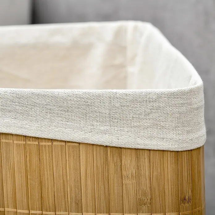 Homcom Allzweck-Korb 55l - 38 x 38 x 57 cm, Holz, Beige - Nahaufnahme eines natürlichen Bambuskorbs mit hellem Stoffeinsatz.