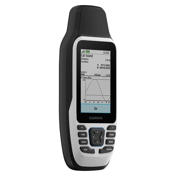 Garmin GPS Handgerät GPS 79S - L x B x H: 6,77 x 4,23 x 17,4 cm, Anschlüsse: USB, Ausstattung: NMEA-Ausgang - Ein schwarz-weißes Garmin Handheld-GPS-Gerät zeigt Navigationsdaten für Cat Island und eine Gezeitentabelle, mit Steuerungstasten.