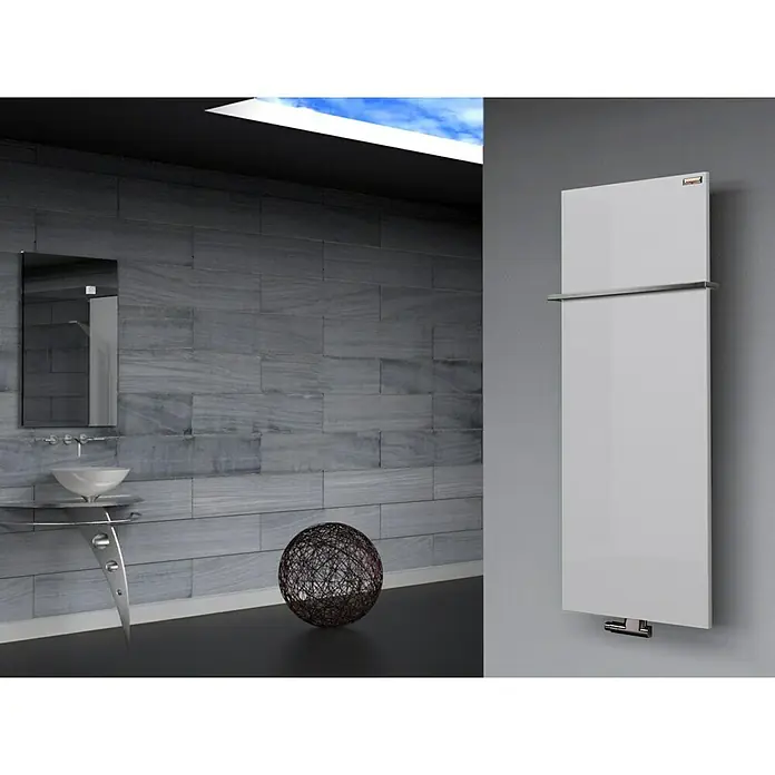 Szagato Designheizkörper Manhattan 2 - B x H: 470 x 1.200 mm, Wärmeleistung bei Vorlauftemperatur von 75 °C (D: 50): 799 W, Weiß, Mit 1 Handtuchhalter (15 mm) - Ein eleganter, weißer Handtuchwärmer im modernen Badezimmerdesign. Das minimalistische Design des Heizkörpers ergänzt das stilvolle Ambiente.