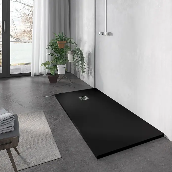 Plato de ducha Liso - L x An: 80 x 120 cm, Material compuesto, Negro - Plato de ducha rectangular negro con desagüe metálico, instalado en un baño moderno.