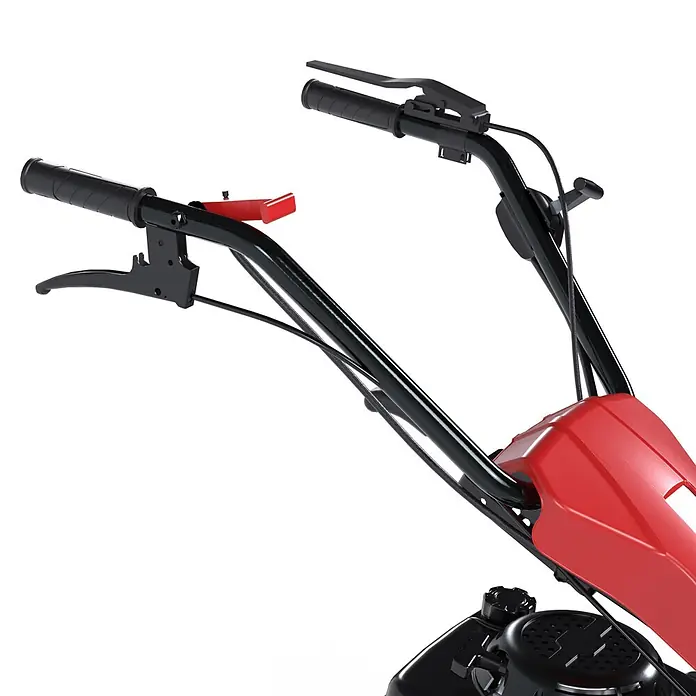 Güde Frontbalkenmäher GBM 870-200 -  - Schwarze Griffe und Bedienelemente einer rot-schwarzen Gartenfräse; ein Teil des Motors ist sichtbar.