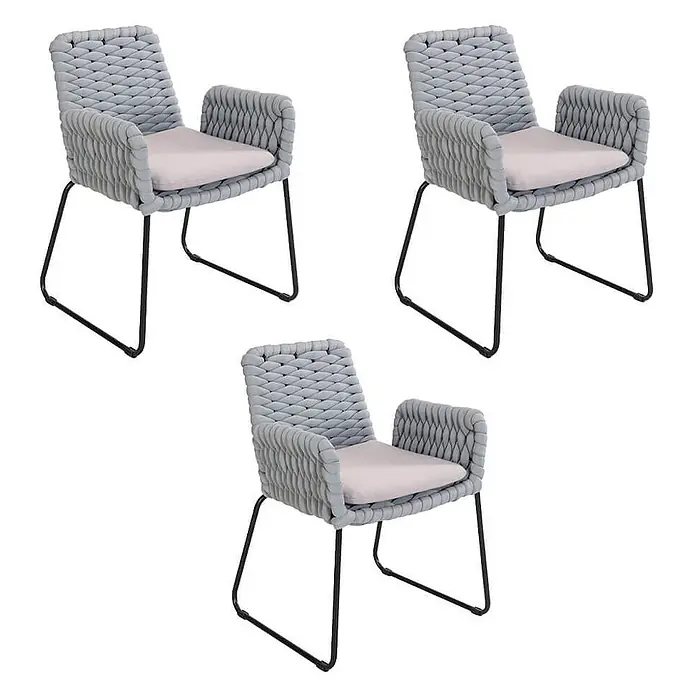 Home Deluxe Gartenstuhl mit Armlehnen BALERO - 3er Set - Pulverbeschichtet, Hellgrau, B x T x H: 63 x 62 x 85 cm - Drei graue geflochtene Sessel mit hellen Polstern und schwarzen Metallgestellen.