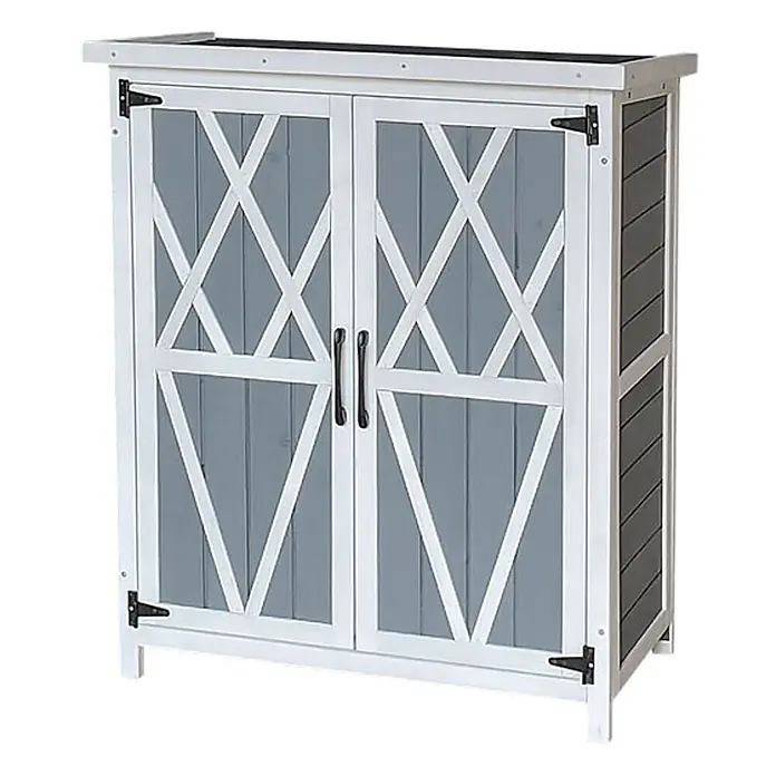 Home Deluxe Geräteschrank YANA M - Außenbreite inkl. Dachüberstand: 90 cm, Außentiefe inkl. Dachüberstand: 40 cm, Holz, Grau - Weiß-grauer rustikaler Schrank mit zwei Scheunentüren mit X-Akzenten, schwarzen Griffen und Scharnieren, sowie einer dunkelgrauen Lamellenseite.
