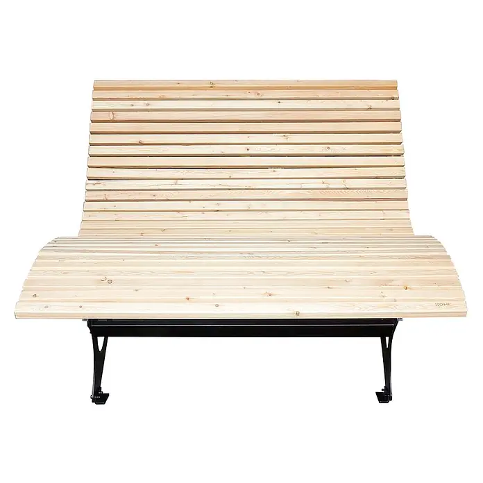 Home Deluxe Gartenliege TAIGA B 150 cm - Natur, Holz - Hölzerne Lattenliege mit geschwungener Rückenlehne und Sitzfläche auf schwarzem Metallgestell.
