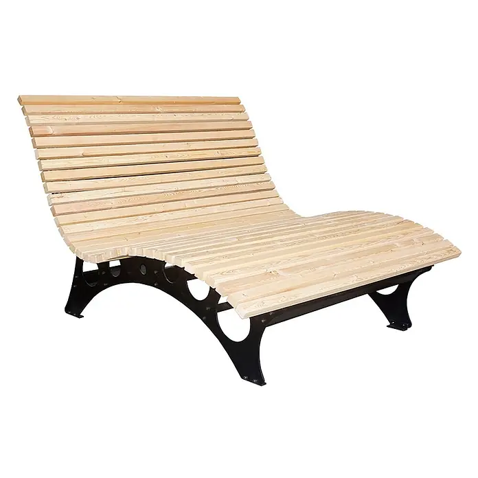 Home Deluxe Gartenliege TAIGA B 150 cm - Natur, Holz - Ergonomische Holzliege mit hellen Holzlatten und einem schwarzen Metallgestell.