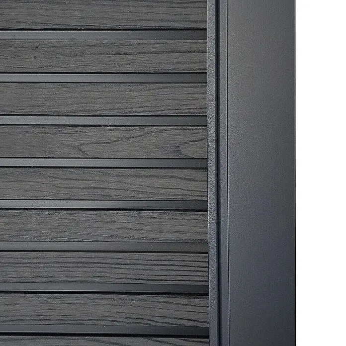 Home Deluxe Gartentor CALLATOR PREMIUM Paneele: Horizontal - 1 x 180 cm, Anthrazit, Verbundwerkstoff - Graue Holzoptik-Paneele, dunkelgraue horizontale Trennleisten und ein vertikaler Rahmen.